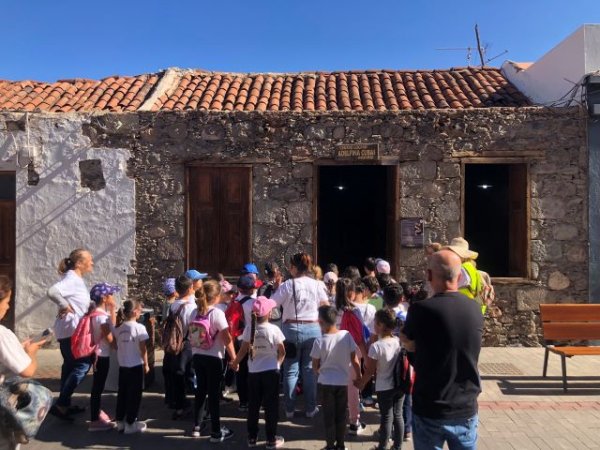 Las ‘Ecoescuelas de la Biosfera’ del Cabildo fomentan el conocimiento de la naturaleza y cultura insular en 10 centros educativos