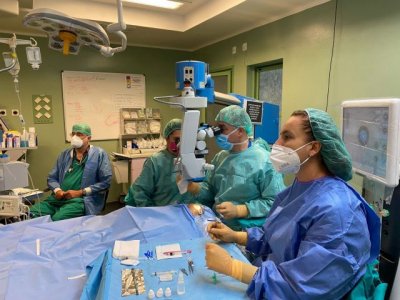 La Candelaria interviene por primera vez simult&aacute;neamente a pacientes pedi&aacute;tricos con cataratas en ambos ojos