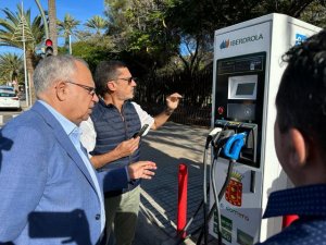 La Gomera pone en marcha su primera red p&uacute;blica de puntos de recarga