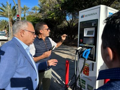 La Gomera pone en marcha su primera red p&uacute;blica de puntos de recarga
