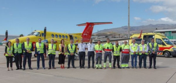 El Gobierno presenta el nuevo avión medicalizado del Servicio de Urgencias Canario