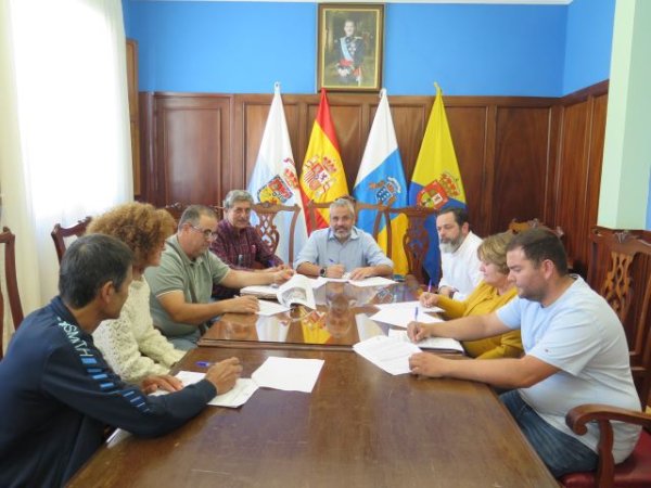 El alcalde de Guía, Alfredo Gonçalves Ferreira, anuncia el desbloqueo que permitirá la puesta en marcha del Complejo Sociosanitario