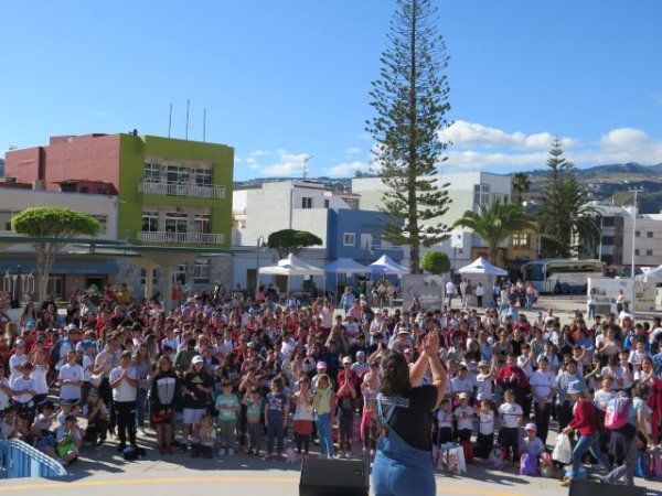 Cerca de medio millar de escolares participaron hoy en el VII Encuentro Escolar celebrado en Guía