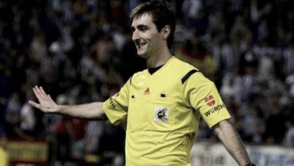 Ricardo de Burgos Bengoechea pitará el derbi Betis-Sevilla de Copa del Rey