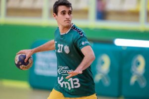 Balonmano: Alejandro Castellano continuar&aacute; en el Km13 Balonmano G&aacute;ldar