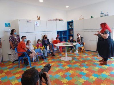 El Hospital Materno Infantil presenta la iniciativa ‘Cuentos que sanan’