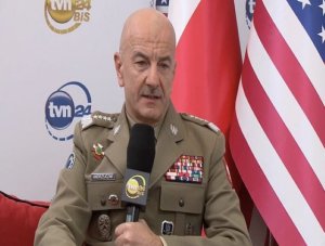 El m&aacute;ximo funcionario militar de Polonia desacredit&oacute; accidentalmente a la OTAN por varios motivos