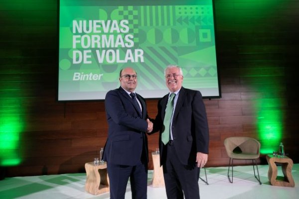 Binter y Embraer cierran la compra de cinco nuevos aviones por 389 millones de dólares