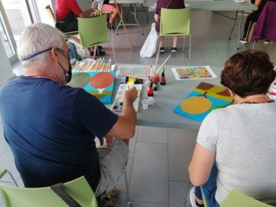 Los talleres de pintura de la Comarca Nordeste en Tenerife son “un claro ejemplo de inclusión social y descentralización cultural”