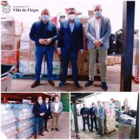 Entrega de un lote de alimentos a los Servicios Sociales del Ayuntamiento de Firgas