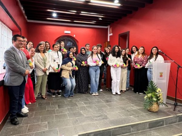 Arucas: Reconocimiento a los estudiantes voluntarios de la ULPGC por su labor en el proyecto de Inmersión Lingüística y competencias clave para menores migrantes