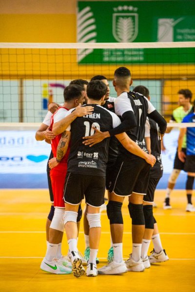 Voleibol: El Arona Spring In Motion se vuelve a quedar con la miel en los labios y jugará un año más en Superliga 2