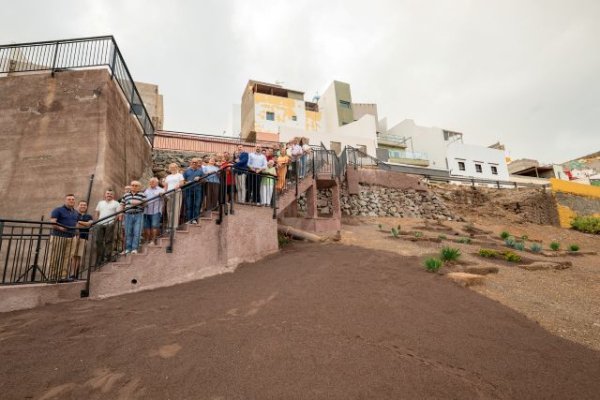 La Monta&ntilde;a estrena una nueva zona verde y una escalera de conexi&oacute;n entre las calles Miguel de Cervantes y Profesor Cambres