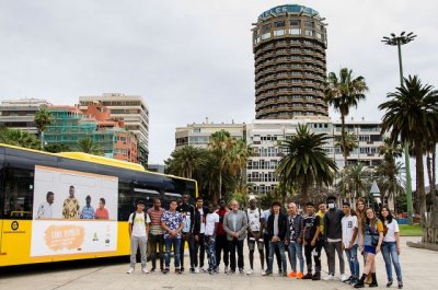 Guaguas Municipales combate el racismo y la xenofobia con la campa&ntilde;a Sue&ntilde;os Despiertos, impulsada por la Fundaci&oacute;n Adsis