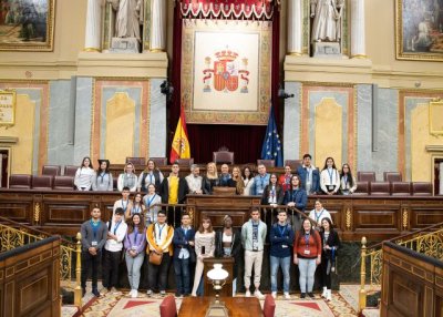 El Cabildo invita a 78 jóvenes de la isla a conocer los parlamentos canario, español y europeo para incentivar su participación en los mecanismos democráticos