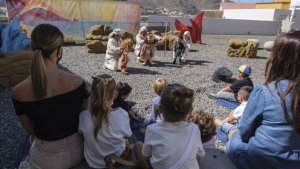 Cueva Pintada propone descubrir la historia en familia con la visita-taller &#039;Te miras, la miras&#039;