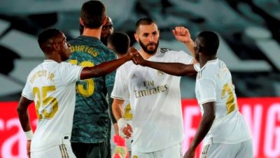 Los jugadores del Madrid sin vacunar no podr&aacute;n jugar contra el PSG en Par&iacute;s