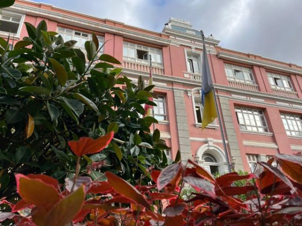 El SCS renovará el contrato de más de 3.500 trabajadores de los centros de Atención Primaria y de la Hospitalaria