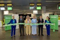 Binter inaugura sus vuelos a Badajoz, Córdoba y Almería