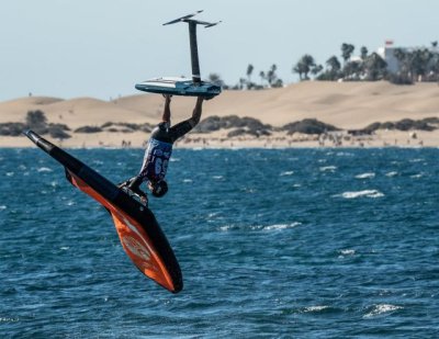 Los canarios que aspiran a la Copa del Mundo de WingFoil de Gran Canaria