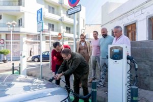 La red de recarga de vehículos eléctricos incorpora dos módulos municipales en La Aldea