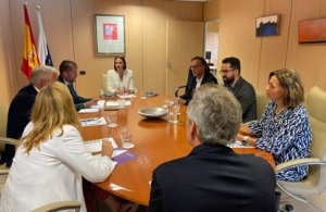 La consejera de Universidades, Ciencia e Innovaci&oacute;n y Cultura recibe a los rectores de las universidades p&uacute;blicas