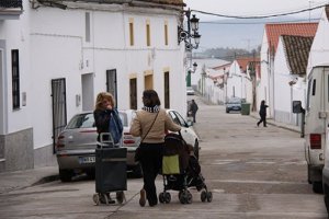 FADEMUR: “Las mujeres rurales seguimos pagando caro que el INE no analice la violencia machista en los pueblos”