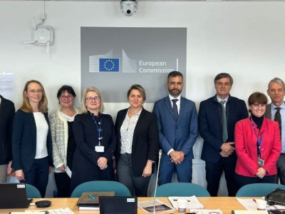 Vanoostende solicita en Bruselas el mantenimiento de las ayudas POSEI a los productores afectados por el volc&aacute;n