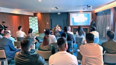 Binter muestra sus productos y conexiones a una treintena de agencias de viaje de T&aacute;nger