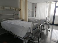 Sanidad renueva las camas de hospitalizaci&oacute;n del Hospital Nuestra Se&ntilde;ora de Los Reyes
