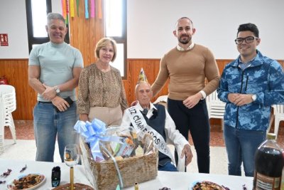 G&aacute;ldar: Felicitaci&oacute;n de la A.V. &ldquo;Amagro&rdquo; a D. F&eacute;lix Molina en su 105 cumplea&ntilde;os