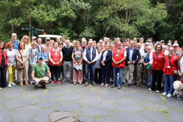 Más de un centenar de personas acuden al 150 aniversario de Cruz Roja Canarias en el Jardín Botánico &#039;Viera y Clavijo&#039;