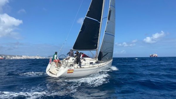 Trofeo Apertura clase cruceros de la flota grancanaria, Butxaca y Luna Doce, vencedores