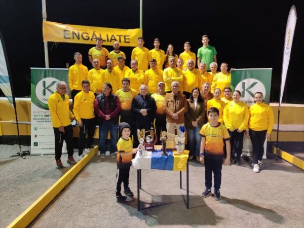 La Aldea: El CD Engáliate presenta a los equipos federados de Petanca y Bola Canaria que competirán esta temporada