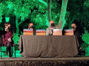 Agaete: Se present&oacute; el libro y proyecto &ldquo;Una isla contada. Antolog&iacute;a para recorrer Gran Canaria&rdquo;