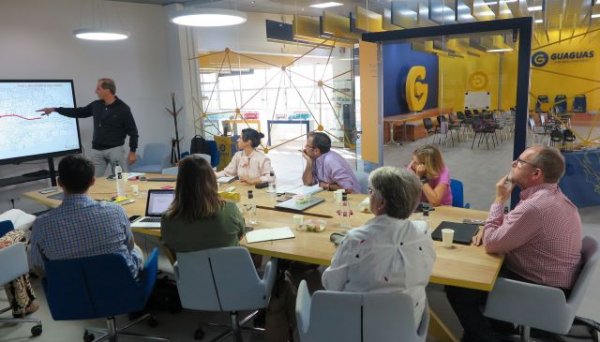 El Ayuntamiento explica a los grupos políticos municipales el avance de las obras de la MetroGuagua en Santa Catalina