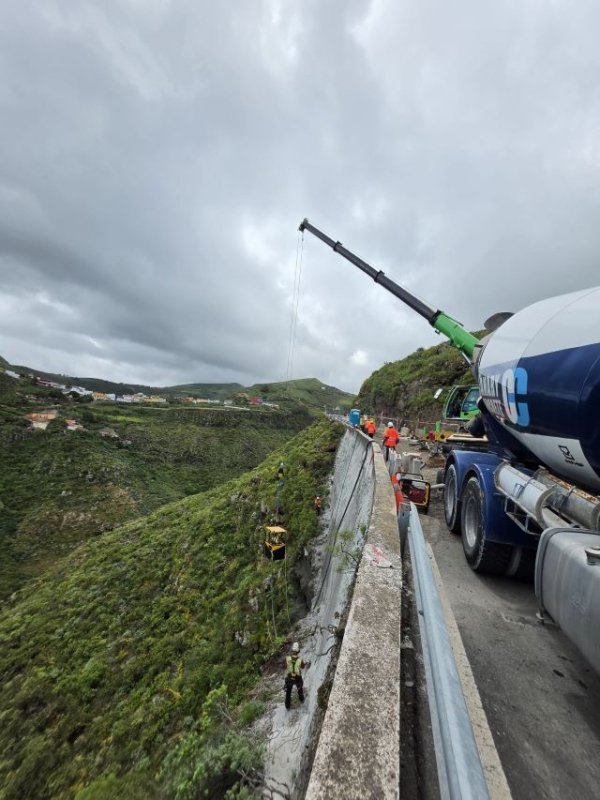Obras P&uacute;blicas inicia las obras para afianzar dos muros de contenci&oacute;n en la carretera de Hoya Pineda, en G&aacute;ldar
