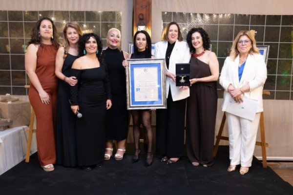 El Grupo de Trabajo de Duelo Perinatal y Gestacional del HUC, Medalla al M&eacute;rito Profesional del Colegio Enfermer&iacute;a