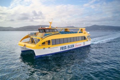 Fred. Olsen Express presenta en FITUR su nuevo miniferri para excursiones tur&iacute;sticas