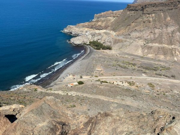 Turc&oacute;n denuncia en la fiscal&iacute;a y en la Demarcaci&oacute;n de Costas el uso de maquinaria pesada y movimientos de tierra en playa y Barranco de Veneguera