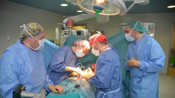 El Hospital Universitario Insular de Gran Canaria refuerza el personal destinado a la actividad quirúrgica de carácter urgente