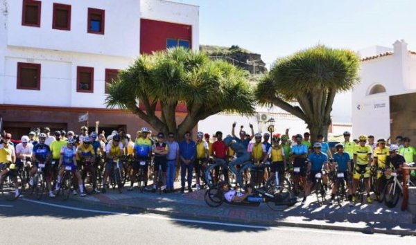 Agaete ha sido hoy epicentro de ciclismo con la salida de la etapa Skoda – Oeste &amp; Sur