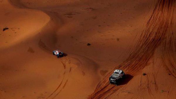 Francia cree que debi&oacute; suspenderse el Dakar tras la sospecha de bomba