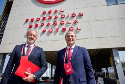 Francisco Castellano asiste a la primera reuni&oacute;n de trabajo para las sedes candidatas para el Mundial 2030