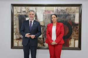 Ángel Víctor Torres recibe a la nueva cónsul del Reino de Marruecos en Canarias