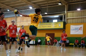 Sufrimiento y victoria para Balonmano G&aacute;ldar ante el Sweepend Culleredo (30-25) (V&iacute;deo del partido)
