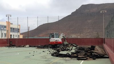 G&aacute;ldar: Arranca la obra de construcci&oacute;n de la cubierta de la cancha del colegio de Los Quintana