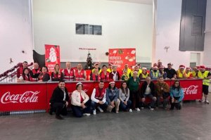 Coca-Cola y la Asociaci&oacute;n de Empresarios de la Zona Centro de Santa Cruz de Tenerife, en colaboraci&oacute;n con el Catering Lucas Gamonal, reparten 500 comidas solidarias