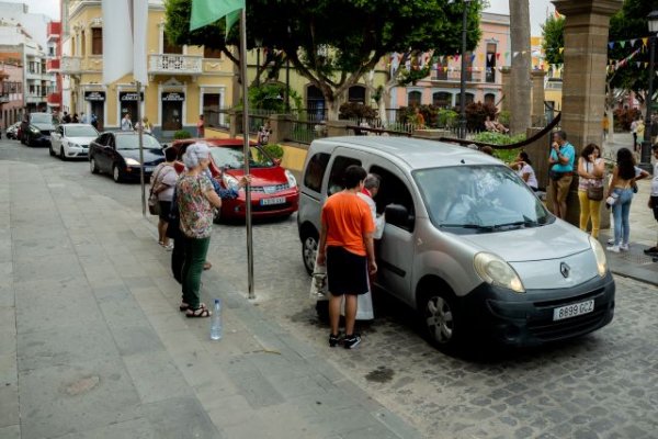 Gáldar: Más de 200 vehículos son bendecidos en la Festividad de San Cristóbal