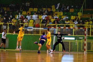 Balonmano: El Gáldar Gran Canaria naufraga ante el Bueu (23-32)